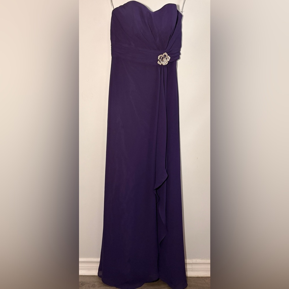 Christina Wu Size 4 Elegant Purple Strapless Dress